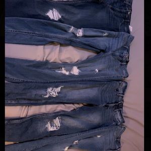 4pairs of Hollister skinny jeans